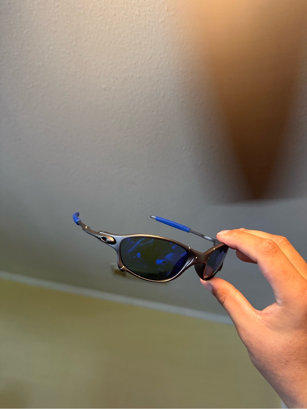 Oakley Men’s Blue Lens Sport Sunglasses Oakleys